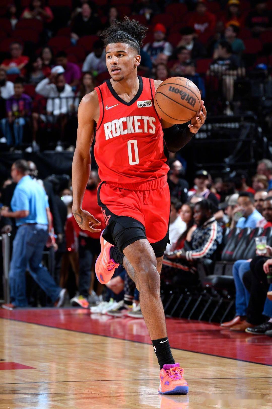 包含太阳王牌球员创赛季得分新高，媒体热捧，类别提高情况本站.的词条